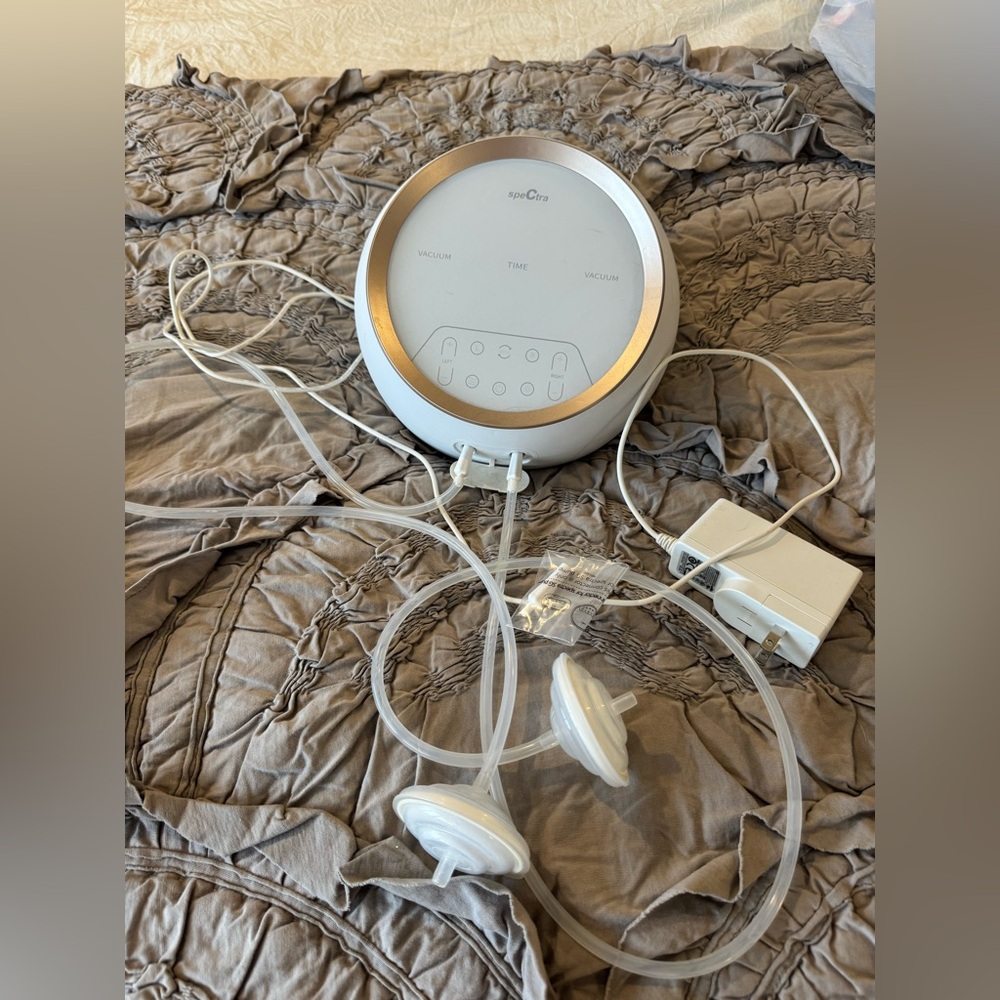Spectra Gold Breast Pump w/ Case